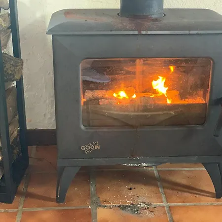 Maison Insolite De Mi-montagne Pebrac